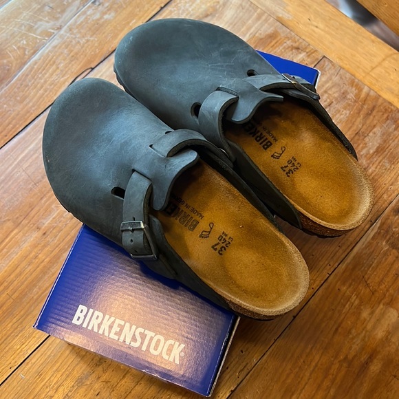 Birkenstock Shoes - EUC Like New Birkenstock Boston Clogs- Black Oiled Leather